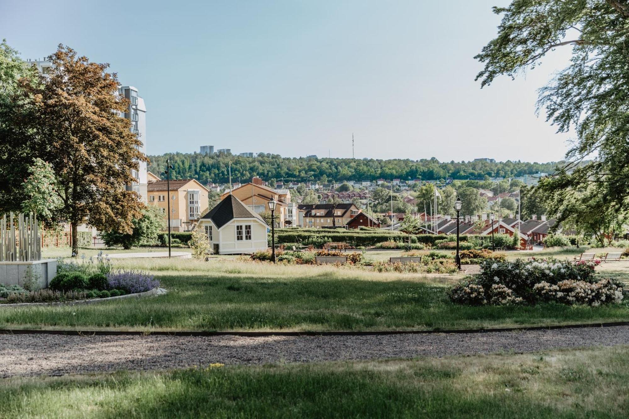 Hotel Slottsvillan Huskvarna Kültér fotó