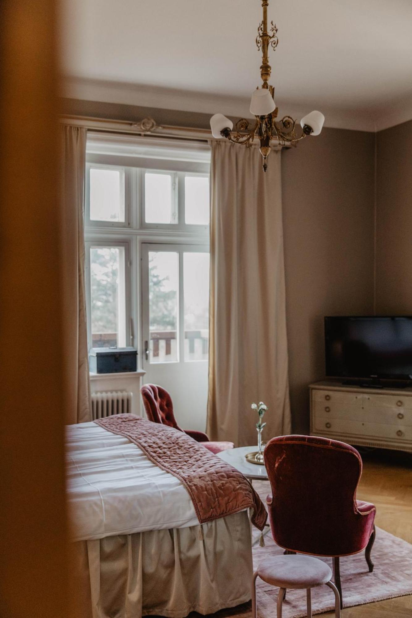 Hotel Slottsvillan Huskvarna Kültér fotó